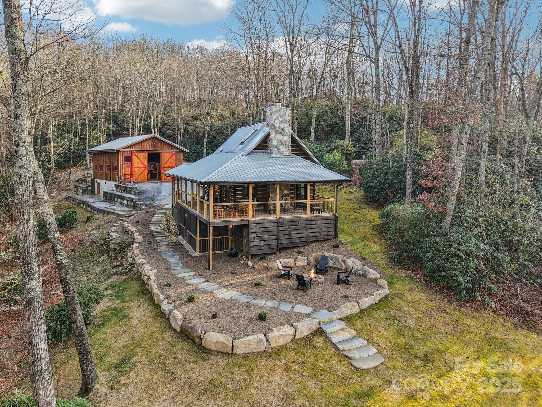 Mountain retreat with two homes and barns in Lake Toxaway